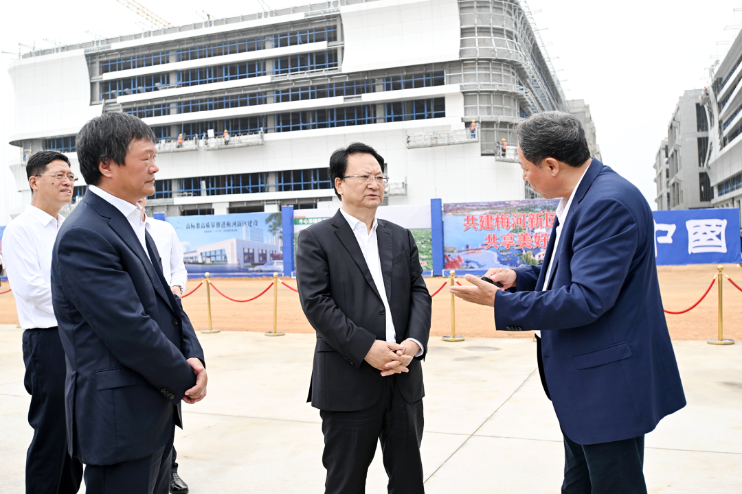 9月9日，省委书记景俊海到梅河口市调研，在梅河海角社区
肉牛产业综合加工项目现场详细了解肉牛养殖、加工、交易全产业链运行情况。.png
